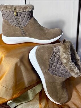 NWOB! Lauren Blackwell Wo Sz 9 Stevie Dark Taupe Faux Fur Quilted Ankle Boot